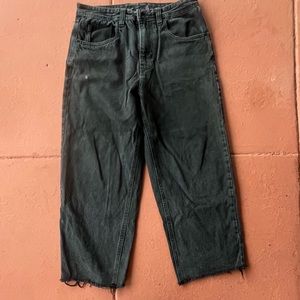 Empyre black jeans. Not sure on the size, most likely 36,30